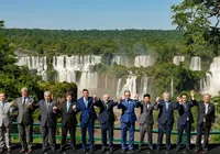 Acordo UE-Mercosul será assinado mesmo com oposição francesa, diz Lula imagem