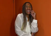 Atriz anuncia primeiro namoro aos 38 anos: “Solidão da mulher negra” imagem