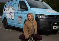 Atriz pornô é presa após fazer tour com ‘ônibus do sexo’