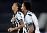 Botafogo recusa proposta do Vitória por volante; Bragatino monitora