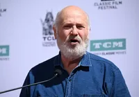 Brutal: polícia revela como filho assassinou diretor de Hollywood