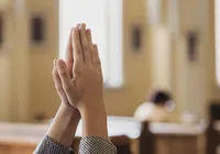 Campeã da internet é pela paz das religiões imagem