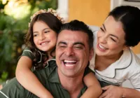 Cantora faz forte desabafo sobre dificuldades após morte de marido