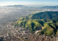 Cidade brasileira com vulcão extinto é ideal para viver uma aventura