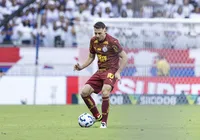 Com Arias saindo, Bahia avalia laterais livres no mercado; veja lista