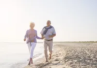 Conheça praia do litoral brasileiro que é o destino ideal para idosos