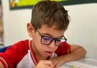 Criança morre eletrocutada ao tocar em decoração de Natal na Bahia