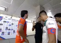 Cueca fora do padrão provoca expulsão inusitada antes de jogo começar