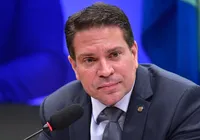 Deputado golpista começa a vender curso online após perder mandato