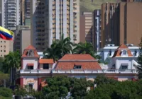 Disparos são ouvidos próximo ao palácio presidencial da Venezuela