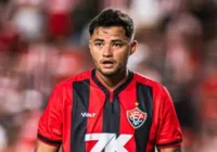 Dispensado pelo Vitória, meia deixa futebol japonês e fica sem clube imagem