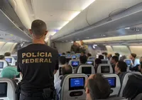 Dobra o número de brasileiros deportados dos EUA em 2025