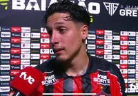 Eleito craque do jogo, Kike Saverio lamenta novo empate do Vitória imagem