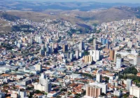 Erguida dentro de um vulcão, esta cidade brasileira encanta turistas imagem