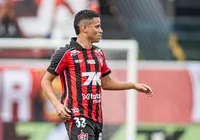 Erick pode virar um dos jogadores mais caros da história do Vitória imagem