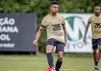 Ex-Vitória é anunciado pelo Coritiba para 2026