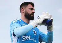 Ex-alvo do Bahia sofre lesão grave nos primeiros dias em novo clube imagem