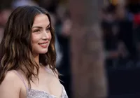 Ex de Ivete Sangalo é flagrado com atriz famosa que é ex de Tom Cruise