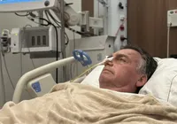 Filhos de Bolsonaro desabafam após nova cirurgia imagem