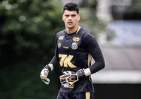 Flamengo prepara investida por Gabriel Brazão, goleiro do Santos imagem