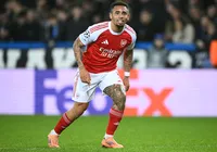 Gabriel Jesus volta a campo pelo Arsenal após 11 meses fora imagem