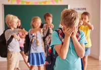 Garoto perde a visão após sofrer bullying em escola