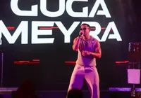 Guga Meyra surpreende público ao cantar aposta do Carnaval na Arena A TARDE imagem