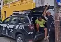 Homem com tornozeleira furta turista durante encontro em Salvador