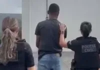 Homem é preso após ameaçar tia e guardar armas em casa na Bahia