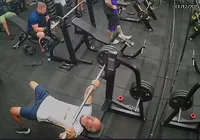 Homem morre após derrubar barra de supino durante exercício na academia imagem