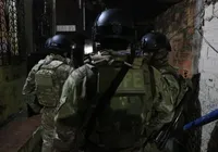 Homem rende família e faz crianças e adolescente reféns dentro de casa