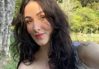 Jovem morre em carro sozinha ao tentar buscar socorro para dores no peito