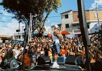 Leo Santana reúne multidão em show gratuito na Boa Vista do Lobato