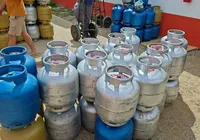 Mais de 200 botijões de gás são apreendidos em depósitos clandestinos