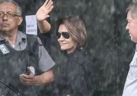 Michelle visita Bolsonaro na PF e desabafa: “Dias difíceis” imagem