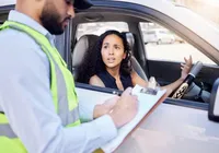 Mudança silenciosa pode render multa pesada a motoristas distraídos imagem