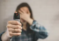 Mulheres protegidas: governo sanciona lei que libera spray de pimenta imagem