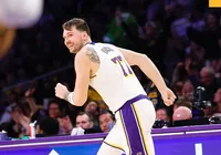 NBA suspense jogador após tentativa de agressão a rival imagem