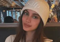 Novo rosto? Anitta surpreende fãs com fotos de Natal e gera debate