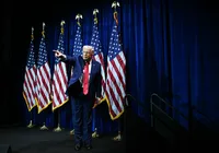 Onda de protestos no Irã se espalha e Trump faz ameaça violenta imagem