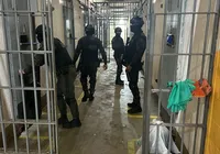 Operação realiza revistas em pavilhões do BDM no presídio de Salvador imagem
