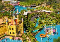 Os 5 maiores parques aquáticos do Brasil para curtir as férias