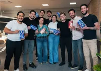 Patrão viraliza ao trocar caixa de bombom por presente de R$ 19 mil