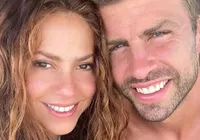 Piqué é perseguido com música de Shakira; assista imagem