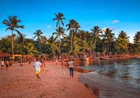 Prefeitura proíbe uso de garrafas de vidro em praias e trilhas