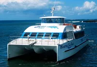 Turistas lotam catamarãs rumo a Morro de São Paulo para o Réveillon