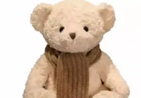 Ursinho é retirado do mercado por falas sobre facas e conteúdo sexuais