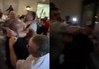 Vídeo: ato do 8 de janeiro termina em briga e camisa rasgada imagem