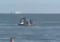 Vídeo: casal é assaltado por dupla em moto aquática durante passeio