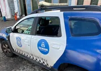 Vídeo: viatura da Guarda Municipal é apedrejada no Pelourinho